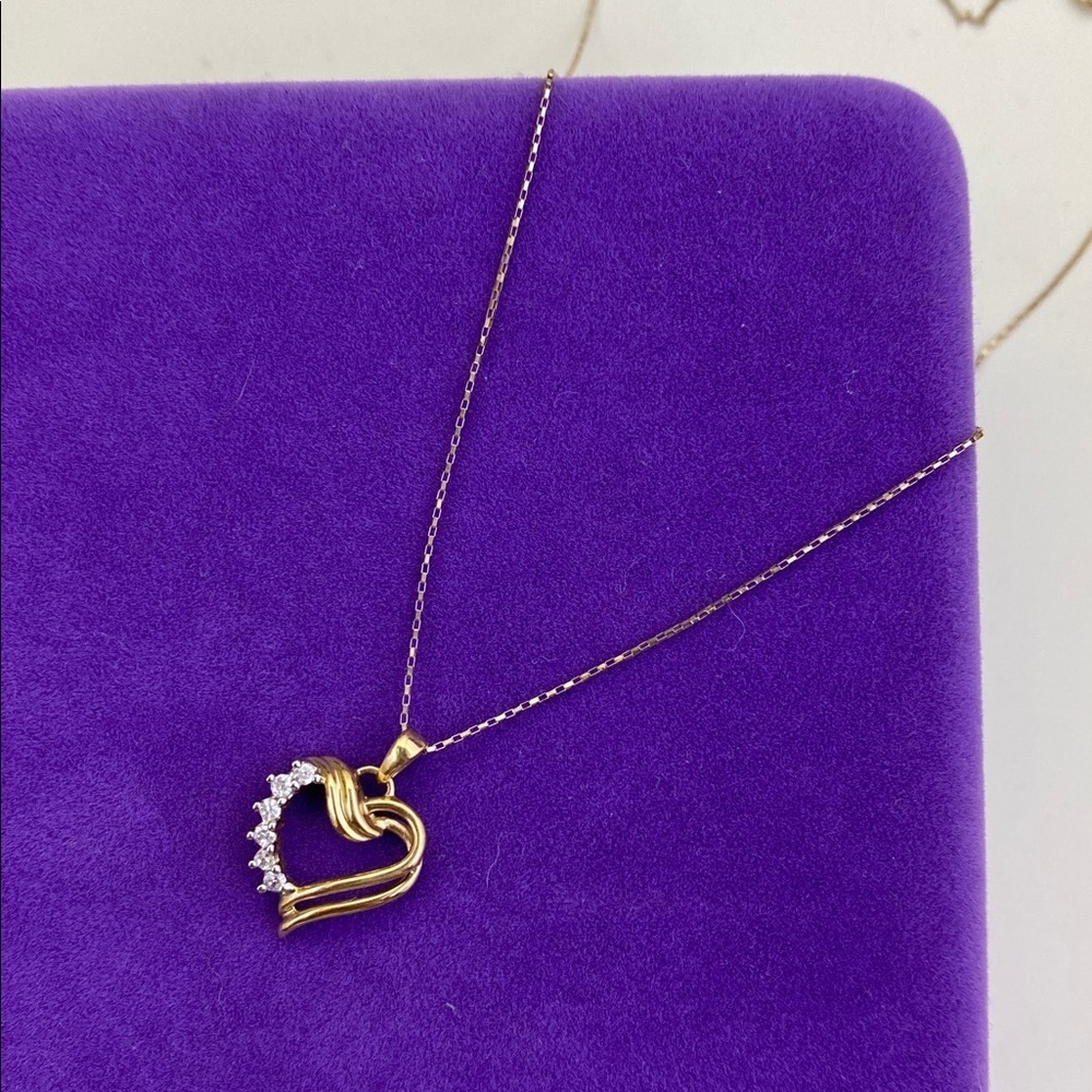 💛 10k CZ Heart Necklace